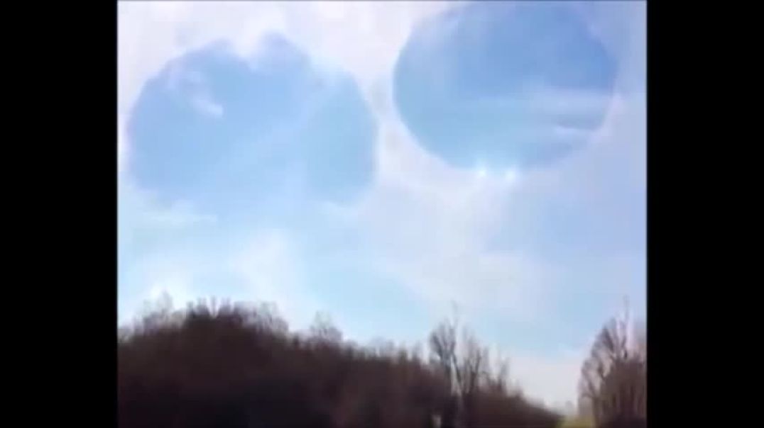 UFOs Opening Stargate Portals in the Sky Captured in Canada