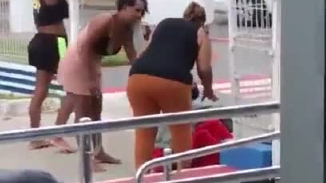 Man Lady Tries to Use Women's Bathroom in Brazil and Women Beat the Sht Out of Him